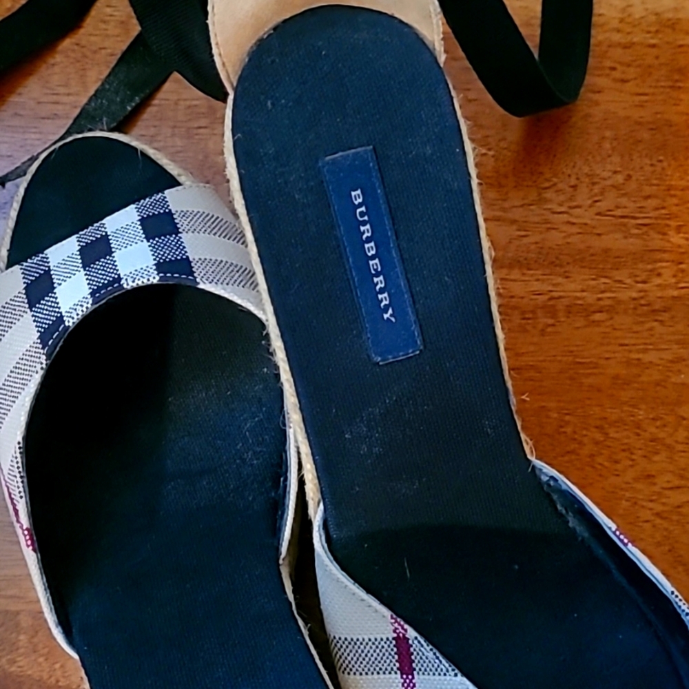 Burberry Espadrilles Platforms size 40/8 US